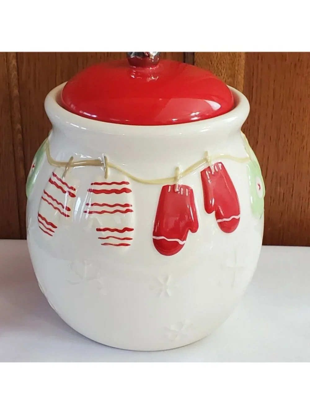 Hallmark this ceramic